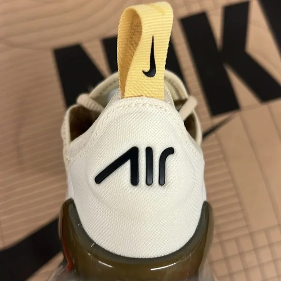 NWOB- Nike Air Max 270 GOLD - Picture 8 of 10